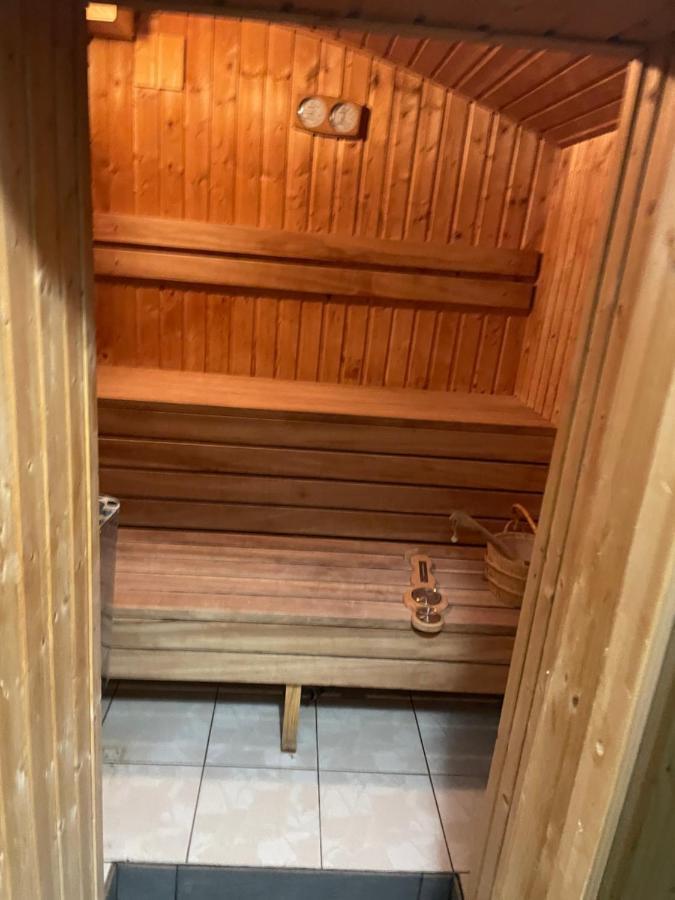 Centrum Wellness Hostel ديبريتْسين المظهر الخارجي الصورة
