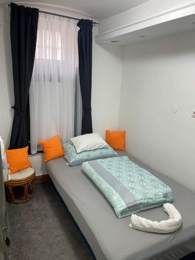 Centrum Wellness Hostel ديبريتْسين المظهر الخارجي الصورة