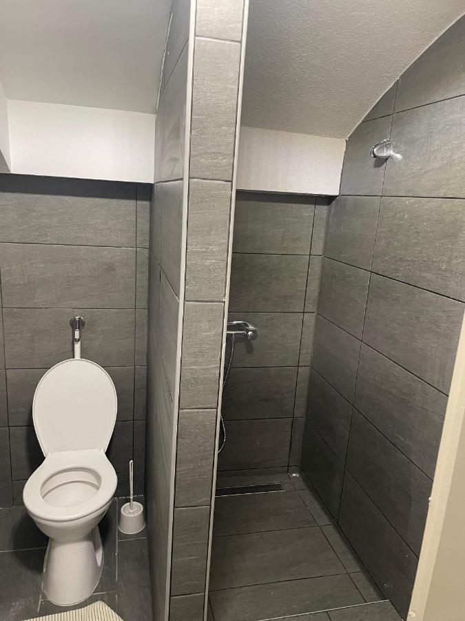 Centrum Wellness Hostel ديبريتْسين المظهر الخارجي الصورة