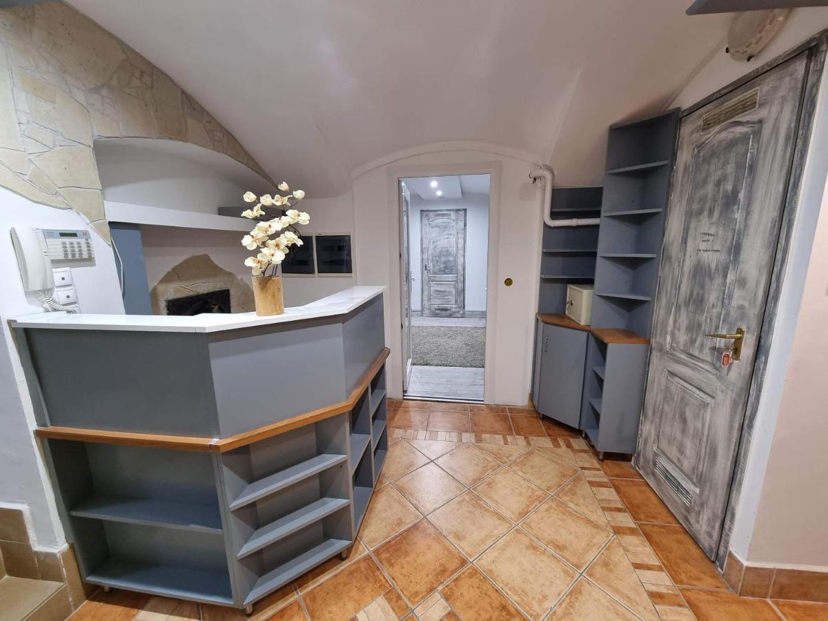 Centrum Wellness Hostel ديبريتْسين المظهر الخارجي الصورة