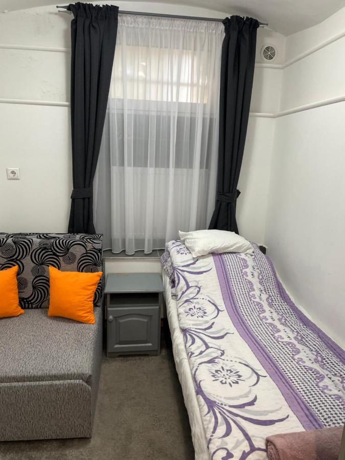 Centrum Wellness Hostel ديبريتْسين المظهر الخارجي الصورة