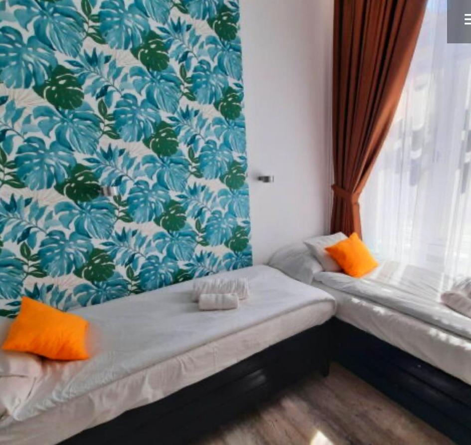 Centrum Wellness Hostel ديبريتْسين المظهر الخارجي الصورة