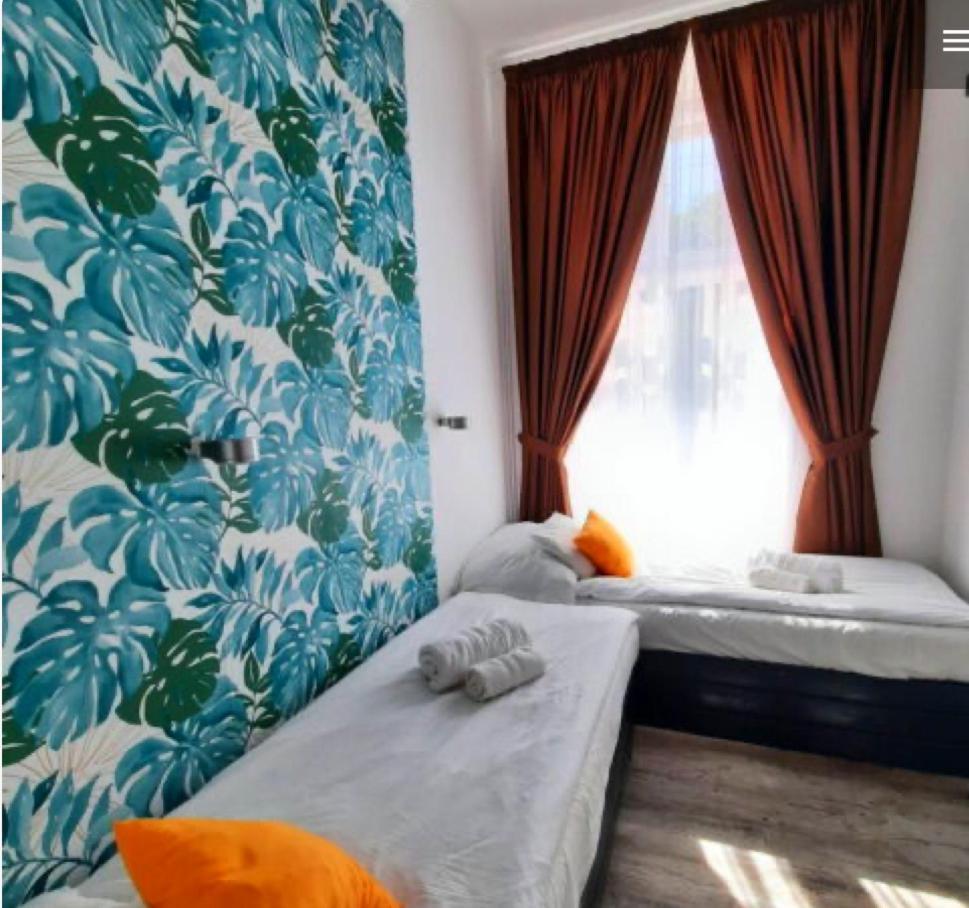 Centrum Wellness Hostel ديبريتْسين المظهر الخارجي الصورة